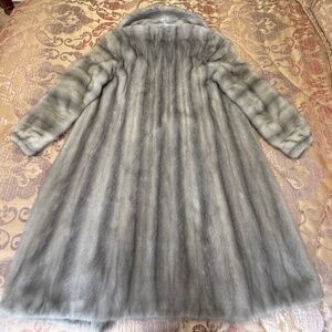 RARE - Stunning Vintage Sapphire Mink Coat – German Craftsmanship, 1940s